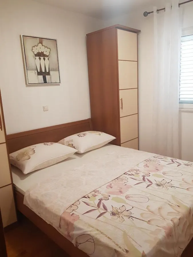 Apartment Lea Slatine 0*,  Croatia